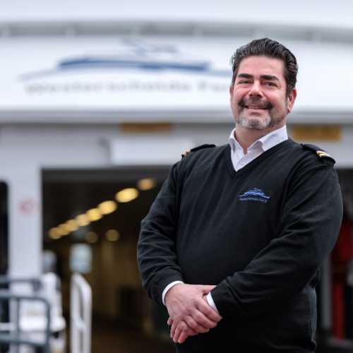 Stuurman Fabian voor de Westerschelde Ferry